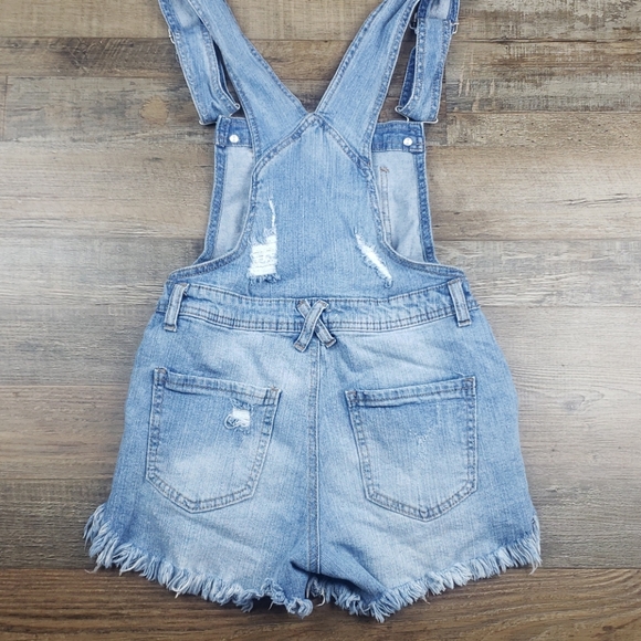 Rue 21 distressed Jean short overalls size 0 - Picture 4 of 7